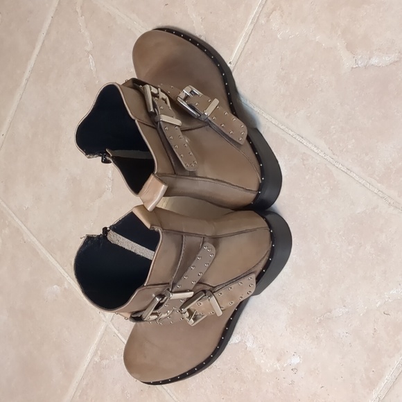 Charles David Studded Moto Ankle boots  made in Italy - Picture 2 of 6